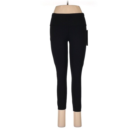 LULULEMON ATHLETICA Solid Black F & F HR Crop 23